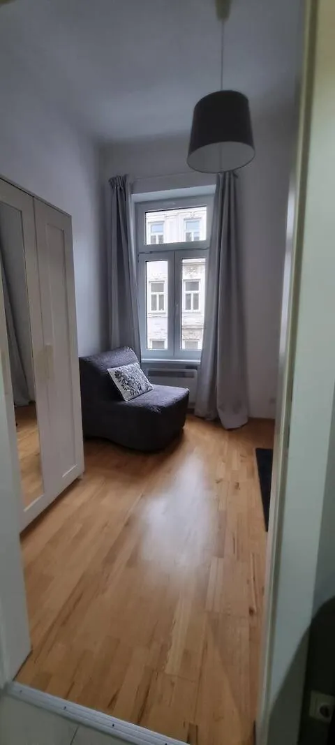 Apartment Small And Cozy Flat Vienna
