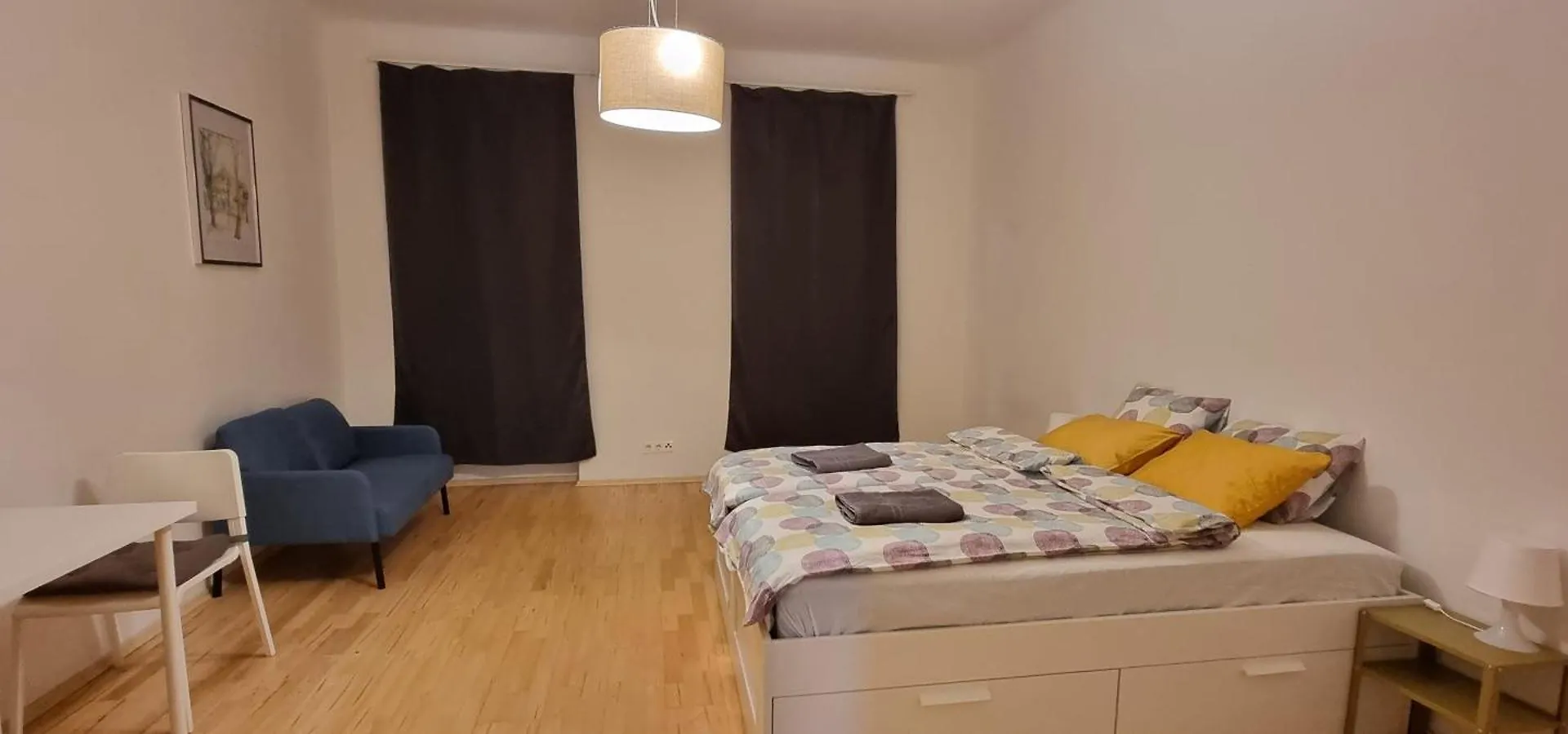 Apartment Small And Cozy Flat Vienna Austria