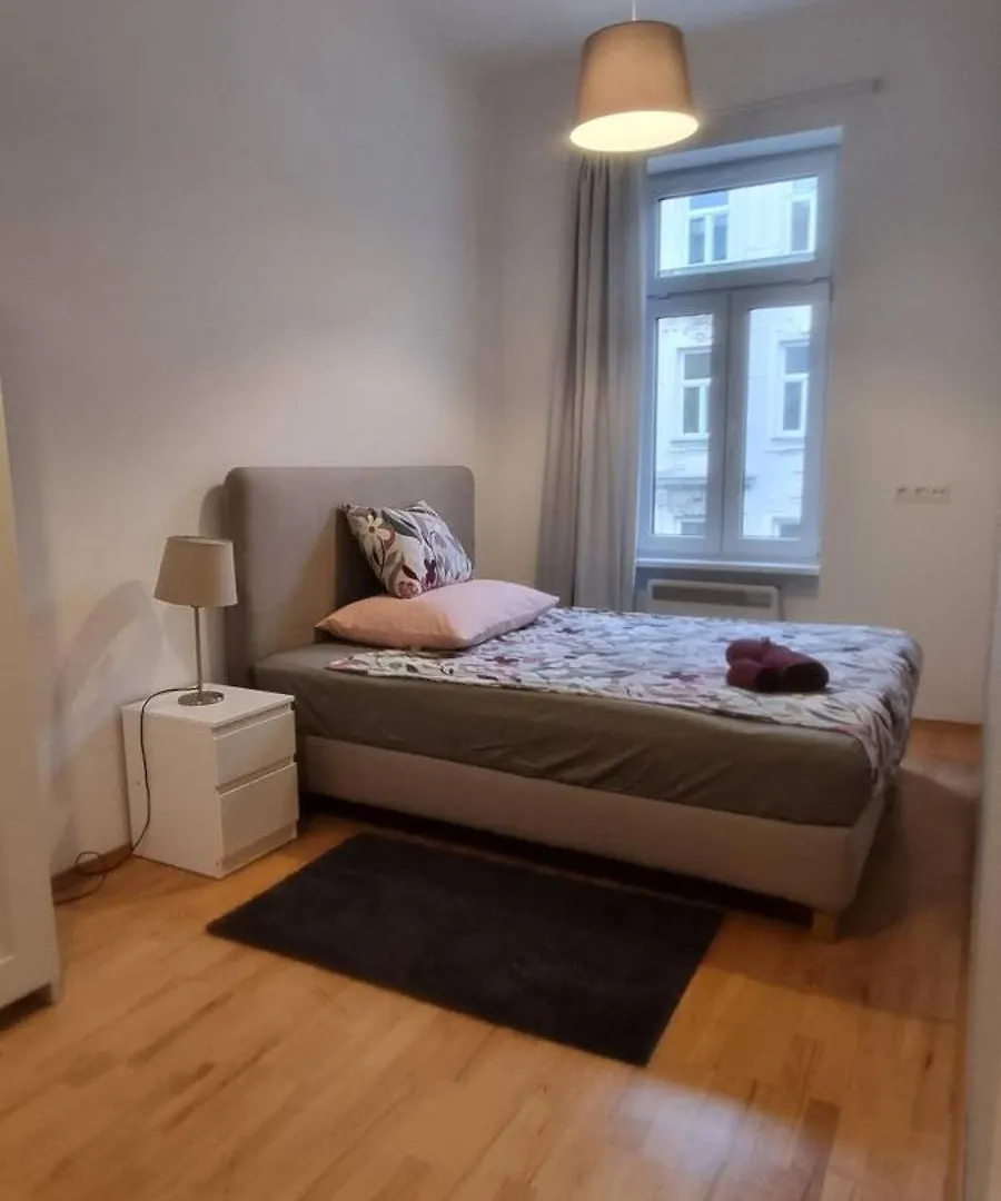 Small And Cozy Flat Vienna